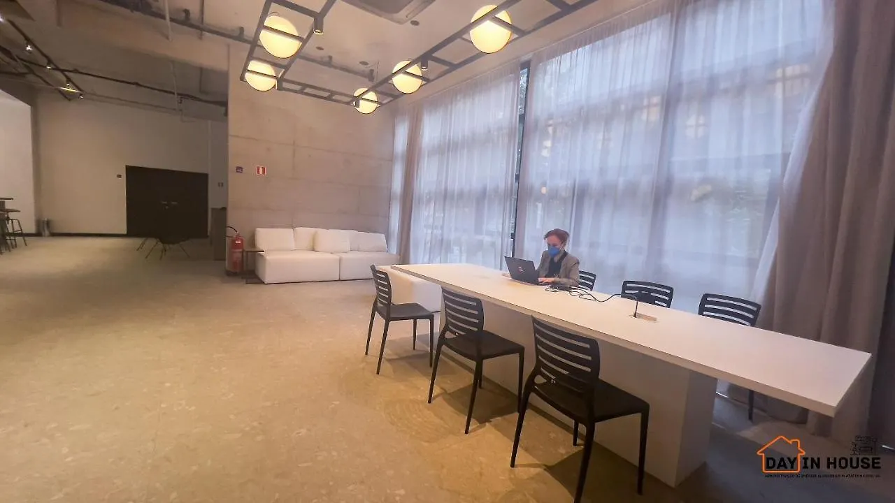 U_221 | Studio Lindo Proximo Ao Hosp. Sirio Libanes 100Mts 0*, Sao Paulo Brazil